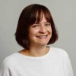 Frau  Anna-Lena Molitor