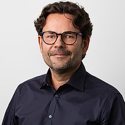 Herr  Martin Nanzig