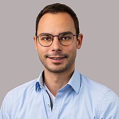  Dr. Gunnar Bruns